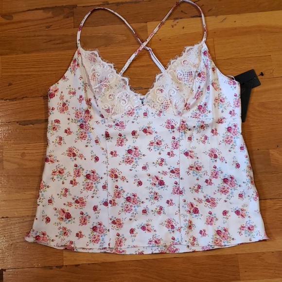 ๐๏ธHOST PICK!!! Guess Floral Rose & Lace Camii Top - Picture 8 of 8